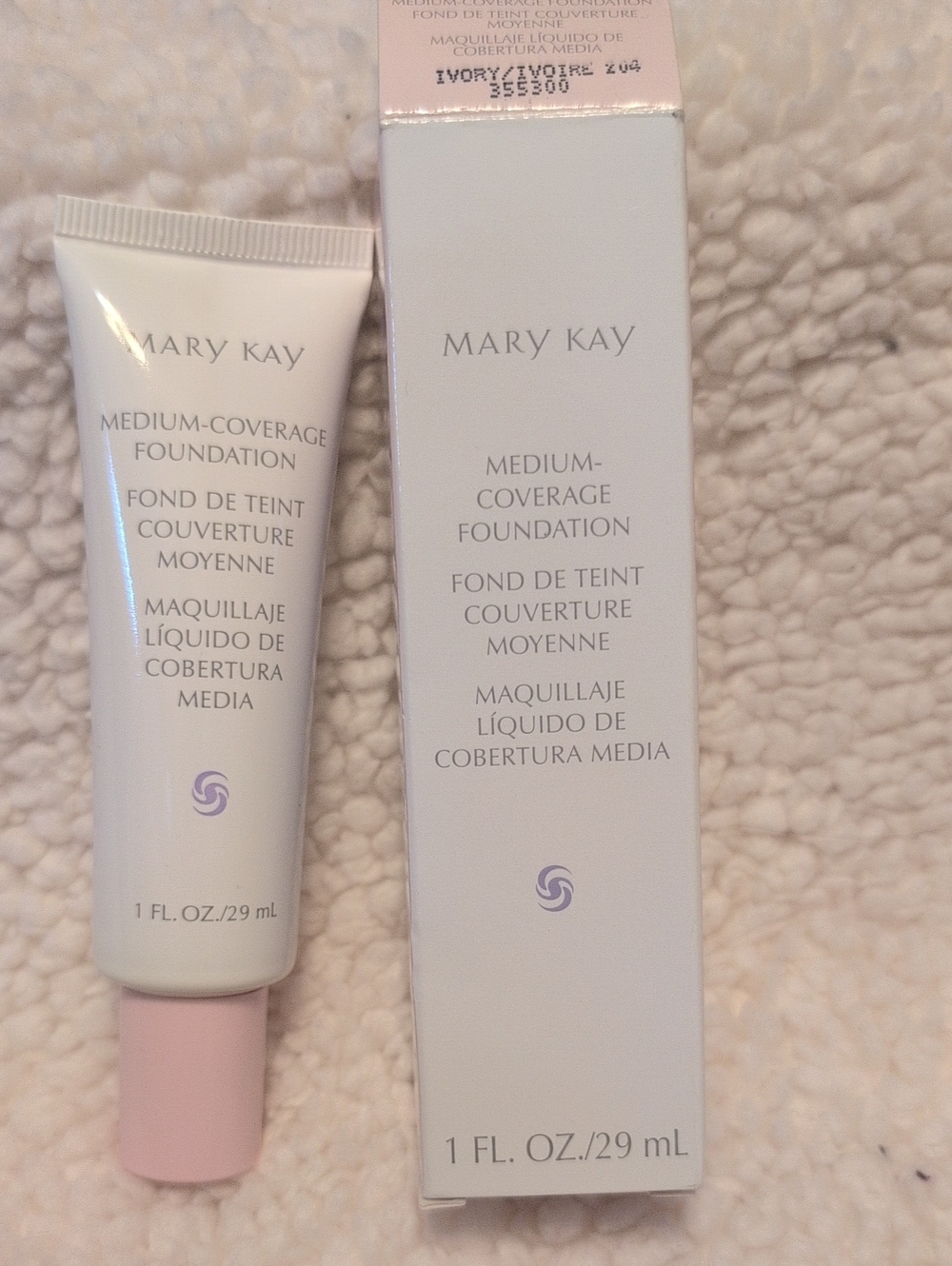 NWT Mary Kay Medium-Coverage Foundation - Ivory 204